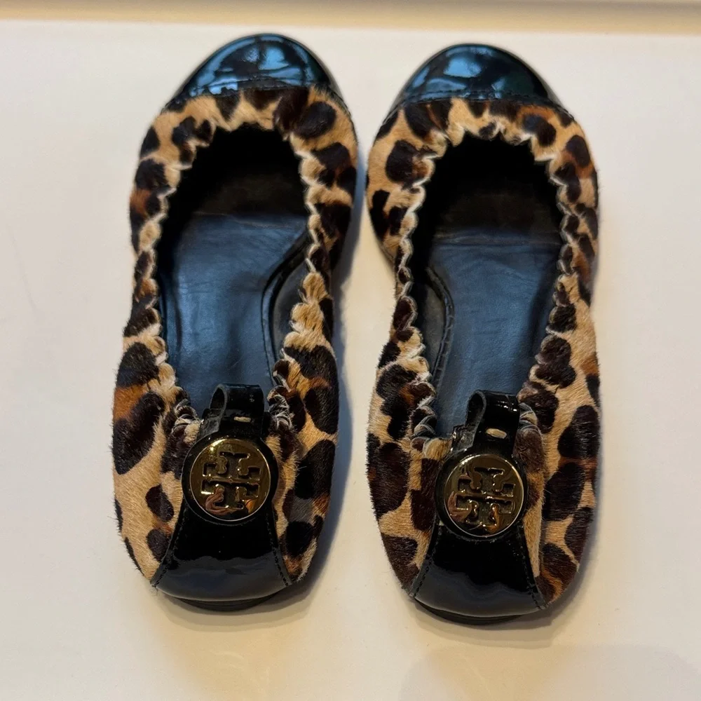 Tory Burch Women’s Lepard Print Ballet Flats with Black Patent Toe